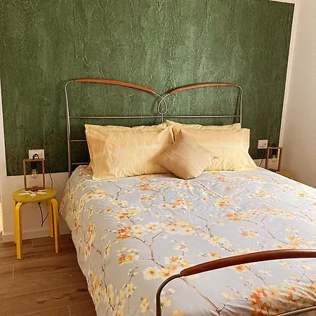 L'angolo Di Luna Bed and Breakfast 4*